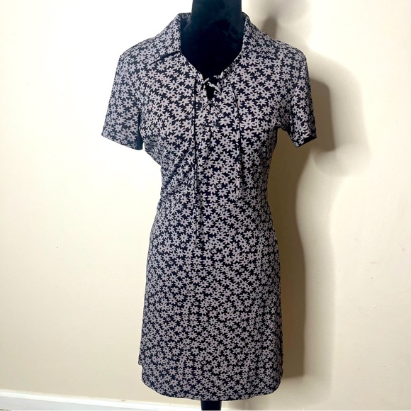 UNIF Dresses & Skirts - UNIF Women’s Corin Black Gray Floral Short Sleeve Lace Up Stretchy Mini Dress M